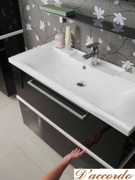 картинка Мебель для ванной Акватон Турин 100 см белый глянец с серебристыми панелями от магазина D'accordo